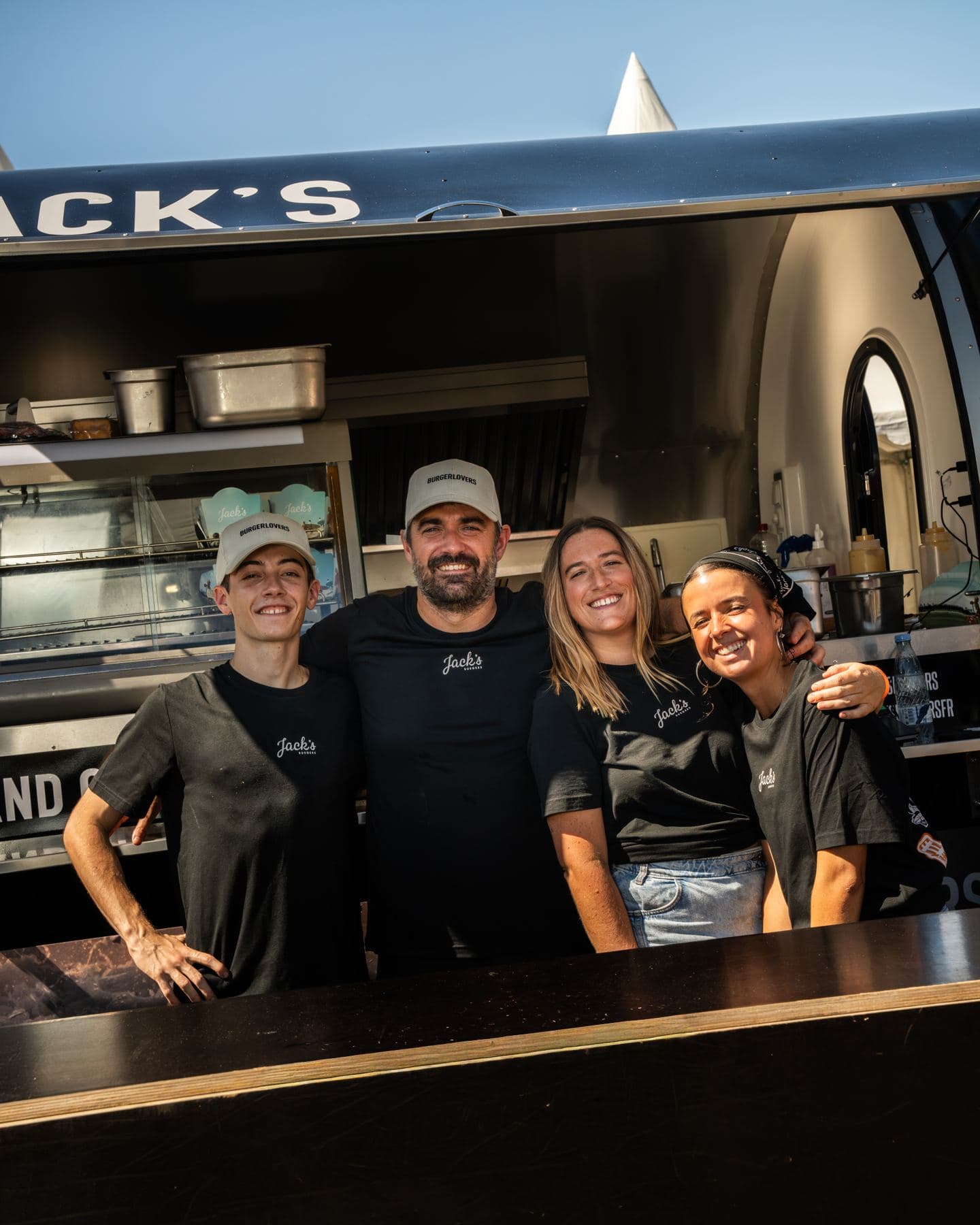 El equipo de Jack’s Burger en su remolque food truck