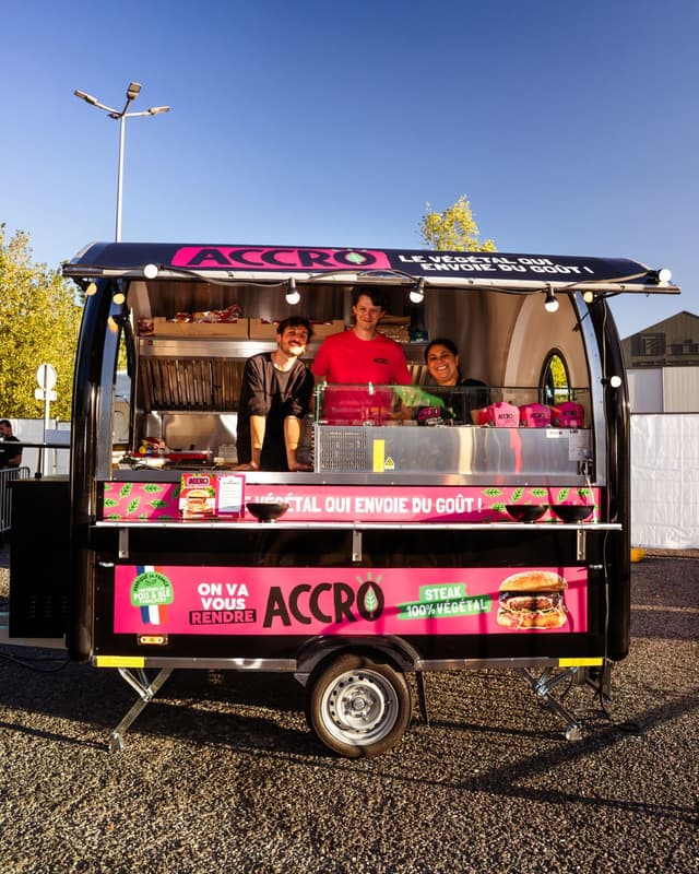 Remolque food truck de hamburguesas de Accro, montado y listo para vender