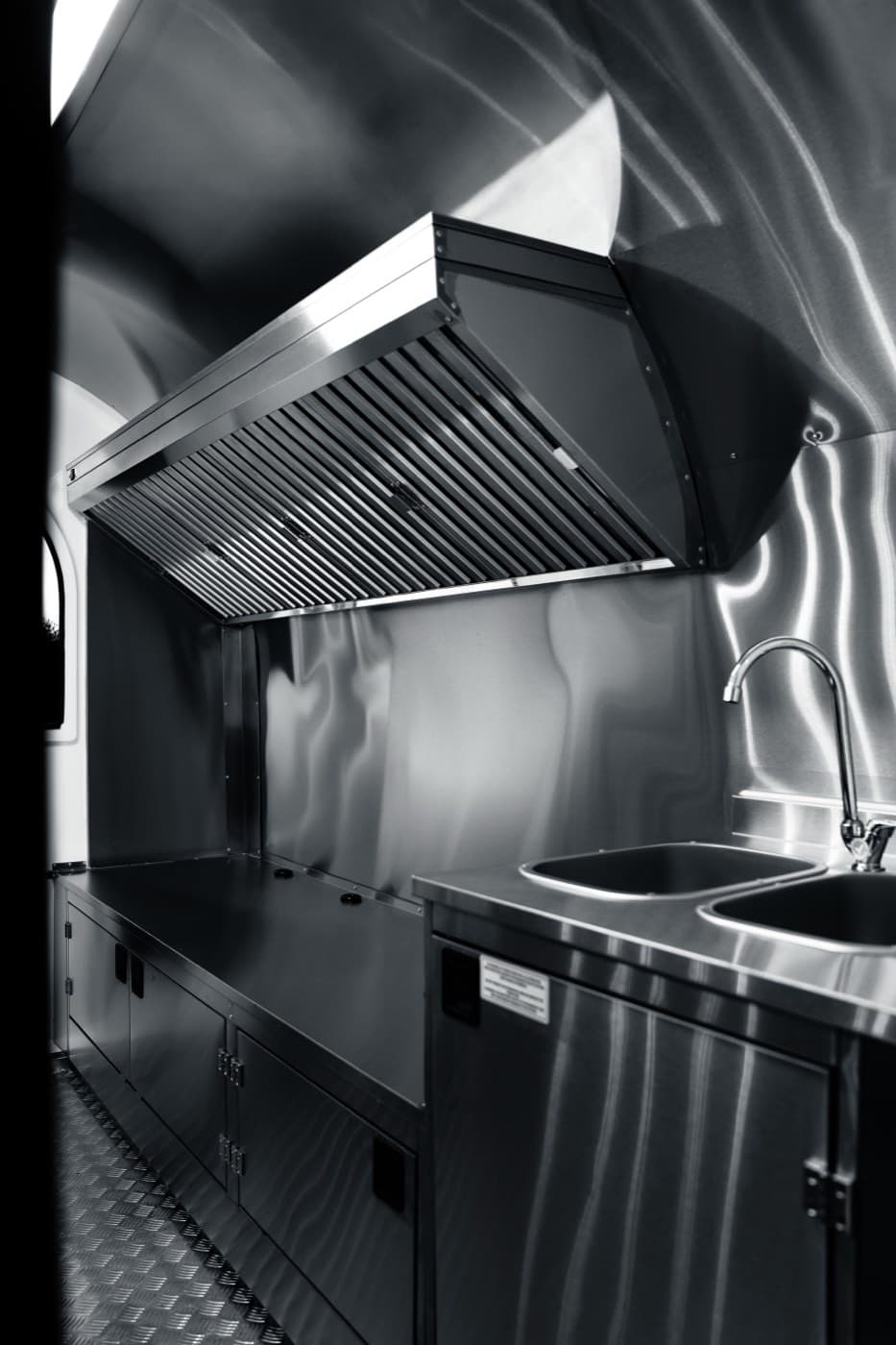 Campana extractora y encimeras de acero inoxidable del remolque food truck Chef+